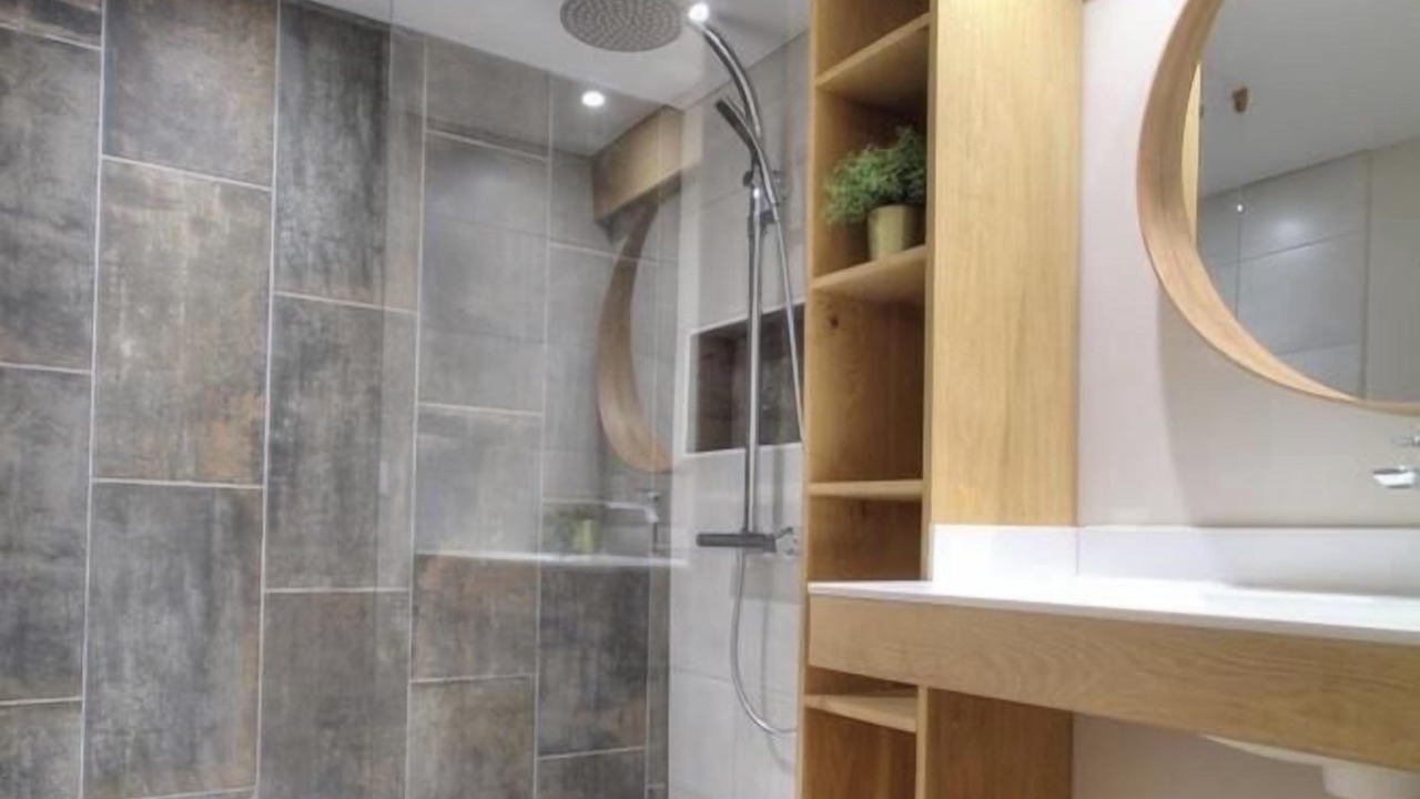 Photo of Bathroom in Chezery Forens