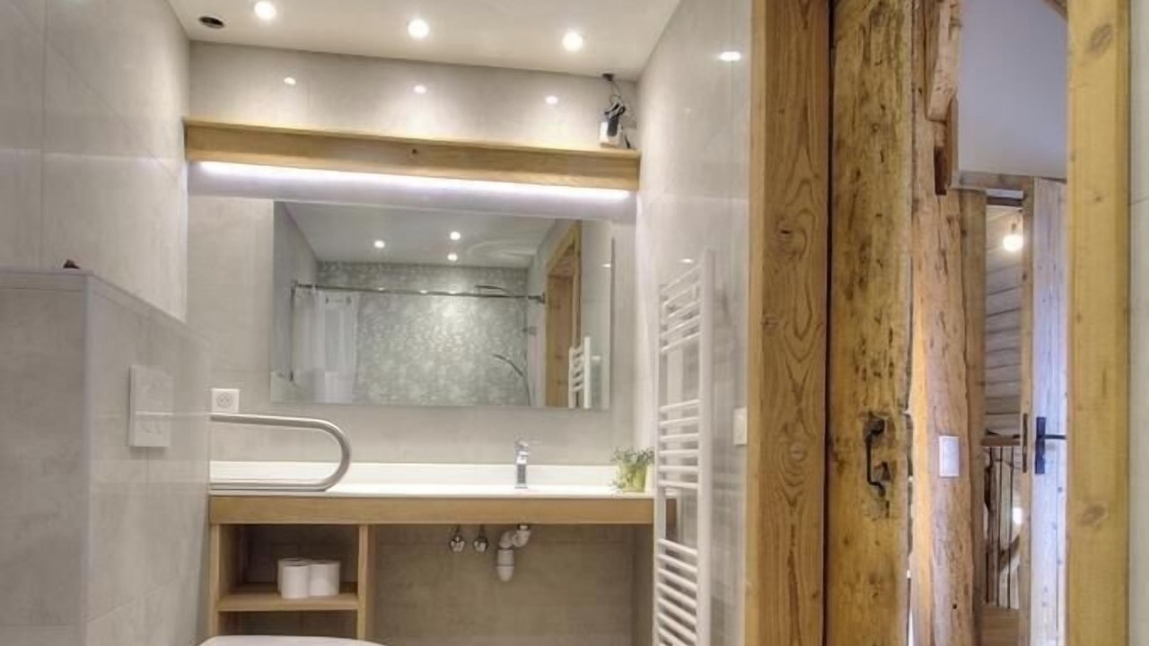 Photo of Bathroom in Chezery Forens
