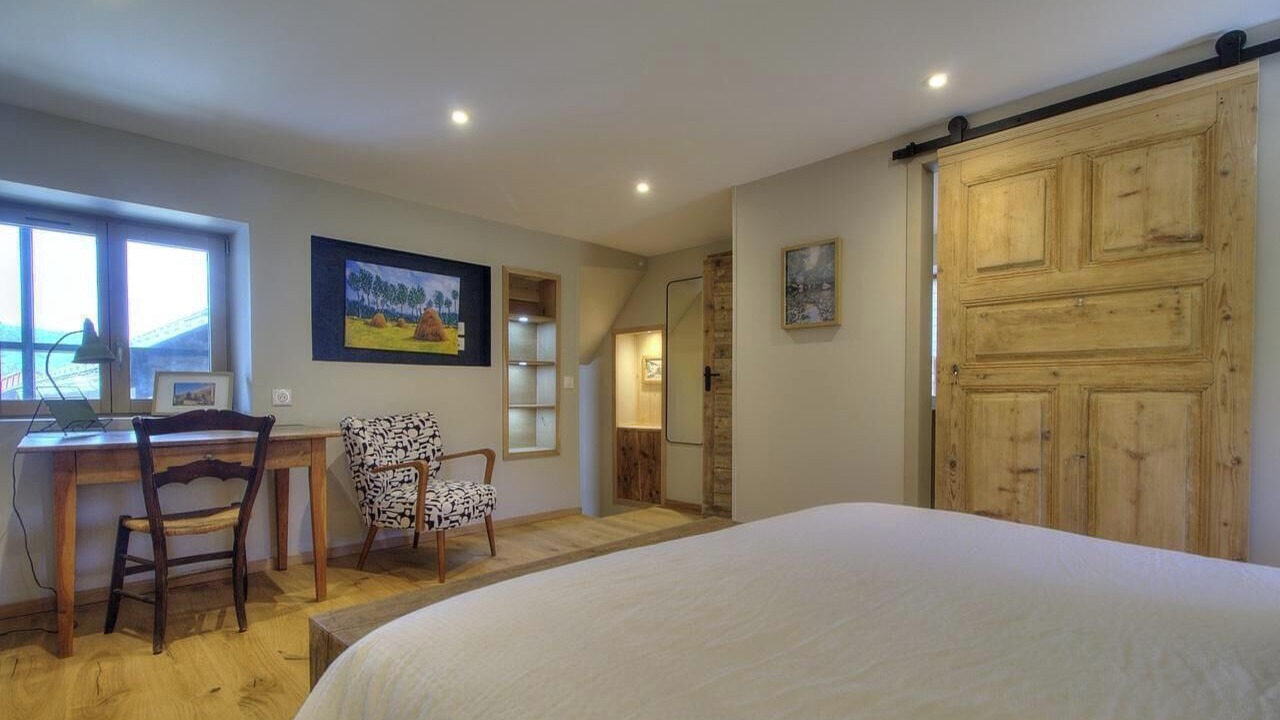Photo of Bedroom in Chezery Forens