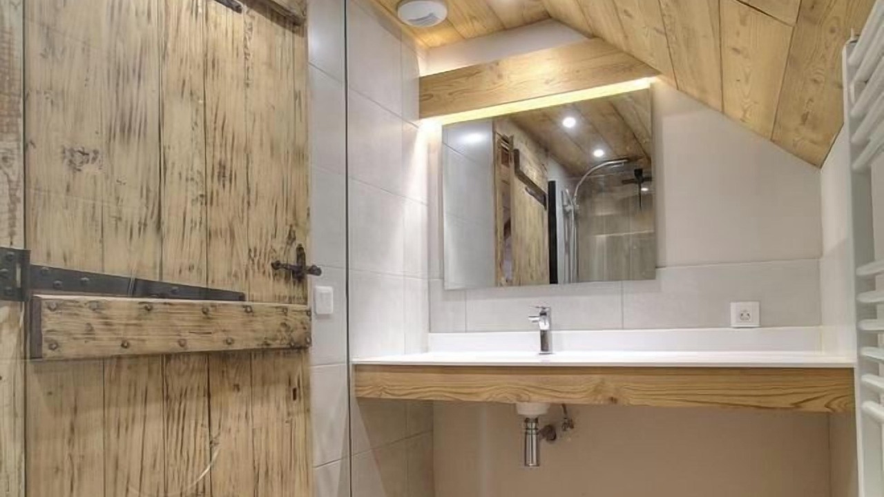 Photo of Bathroom in Chezery Forens