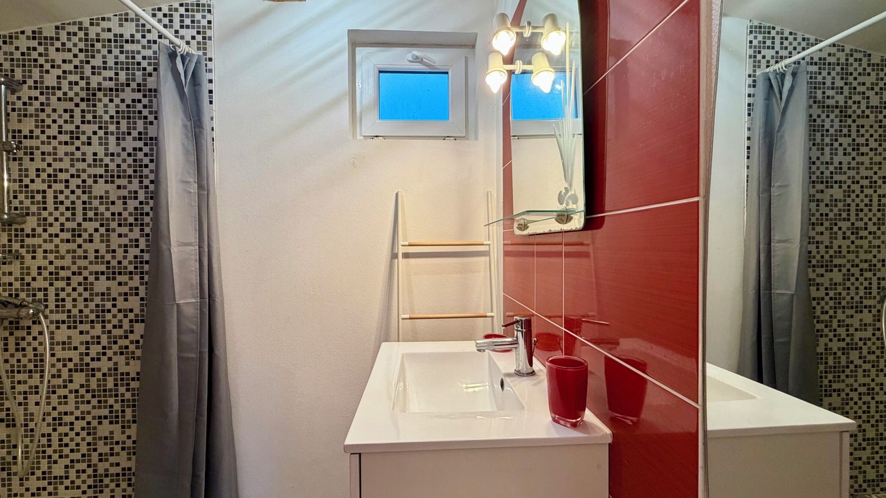 Photo of Bathroom in Tournon-sur-Rhone