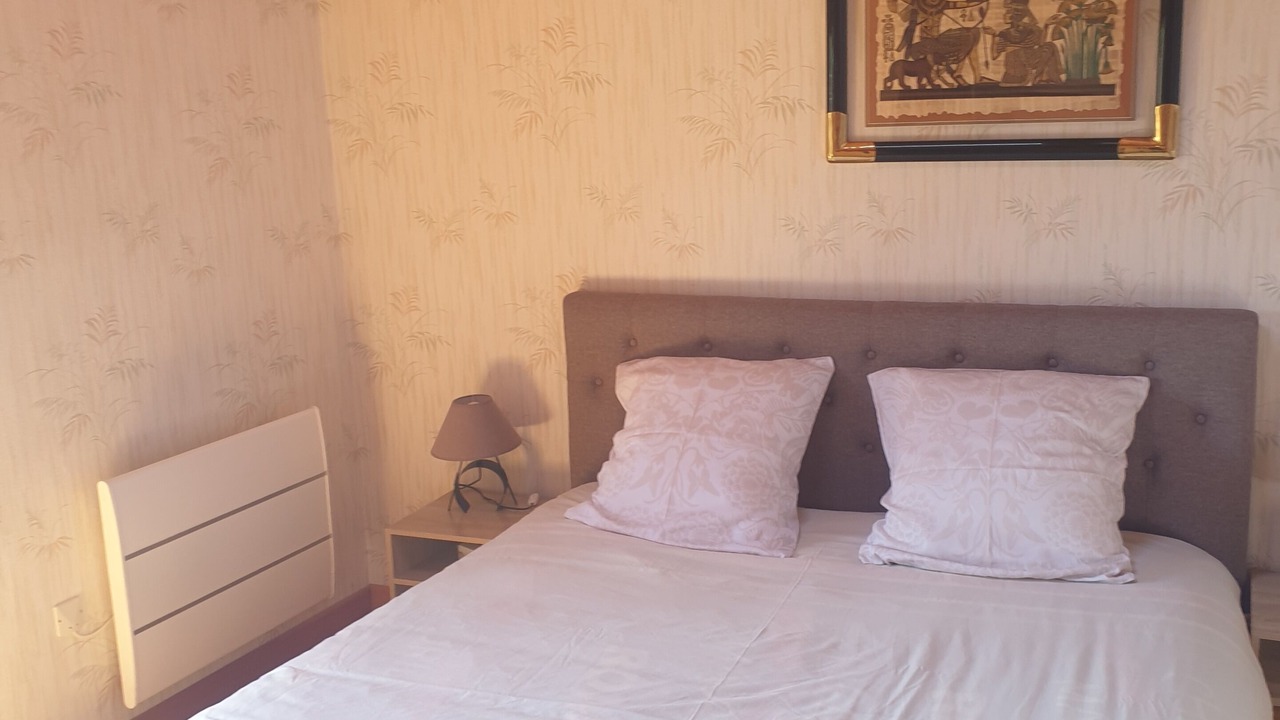 Photo of Bedroom in Saint-Julien-Labrousse