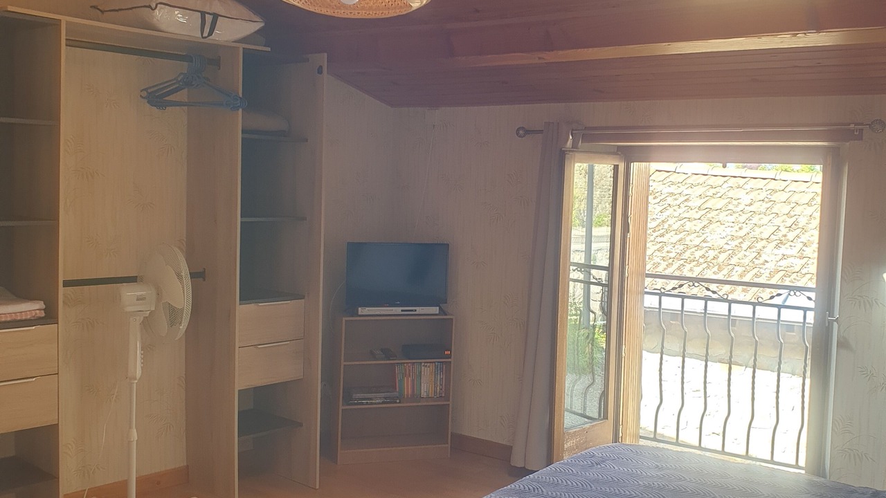Photo of Bedroom in Saint-Julien-Labrousse
