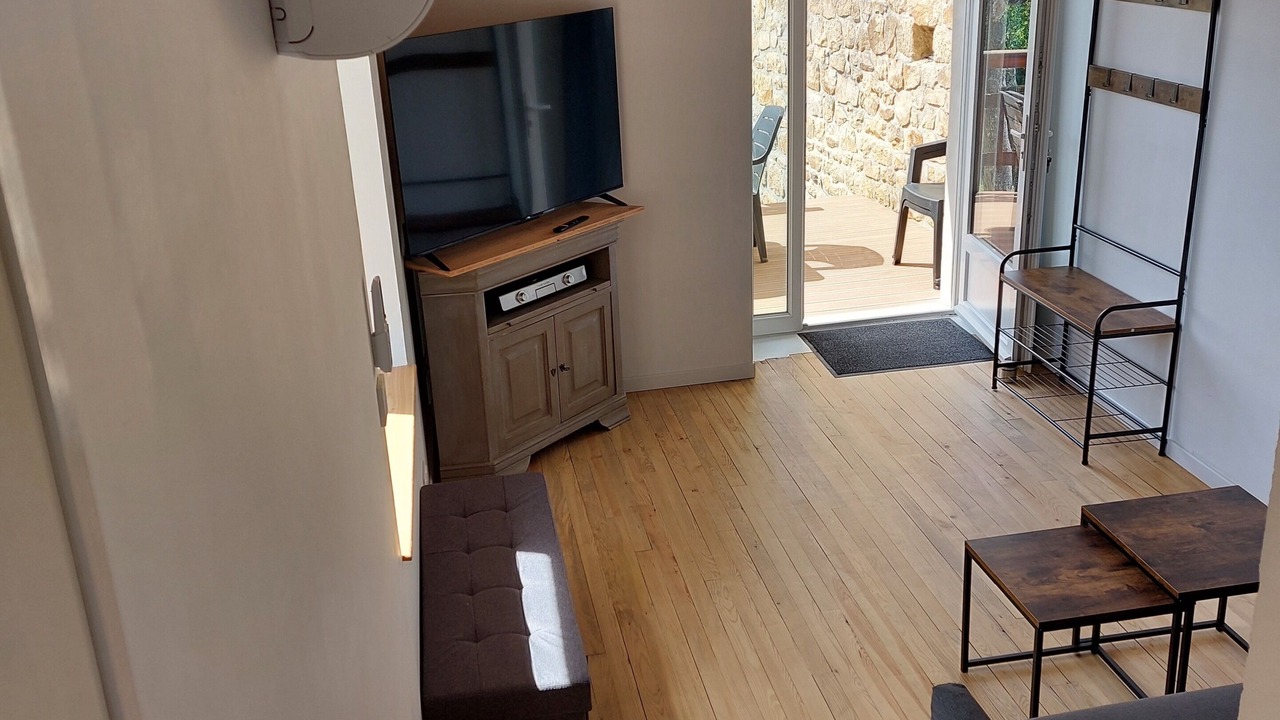 Photo of Livingroom in Saint-Julien-Labrousse