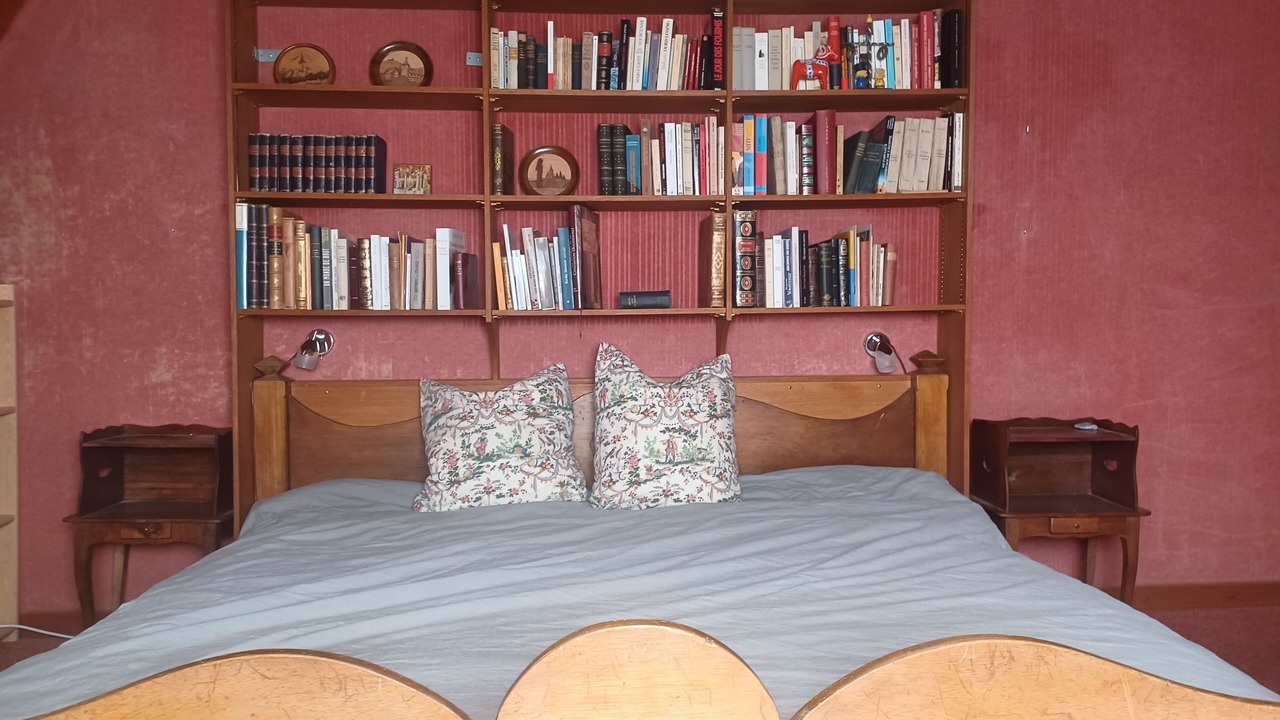 Photo of Bedroom in Saint Usuge