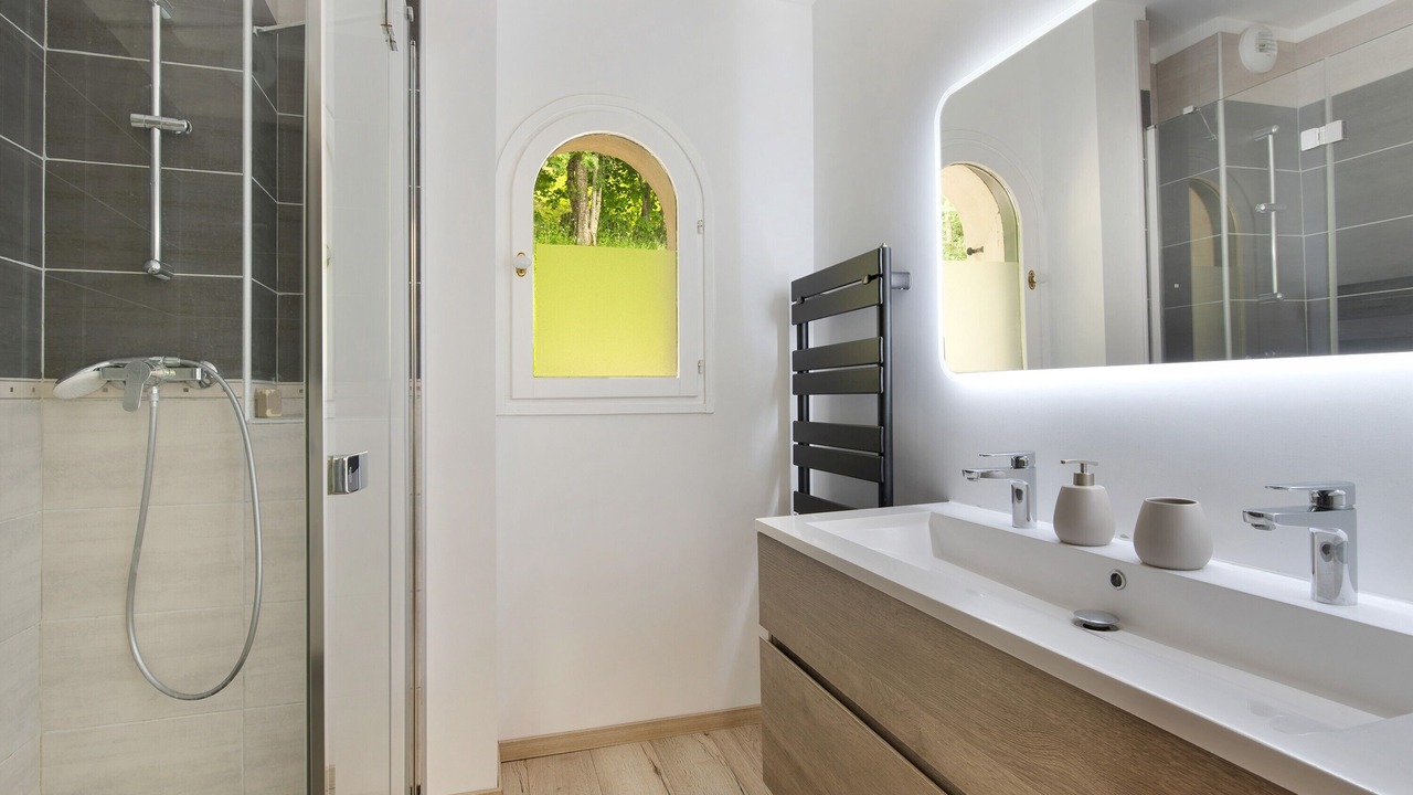 Photo of Bathroom in Saint-Pancrasse