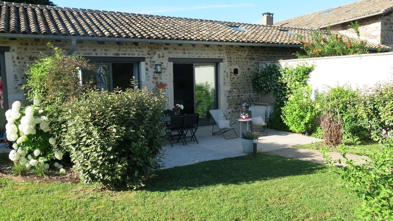 Photo of Patio Balcony in Villie-Morgon