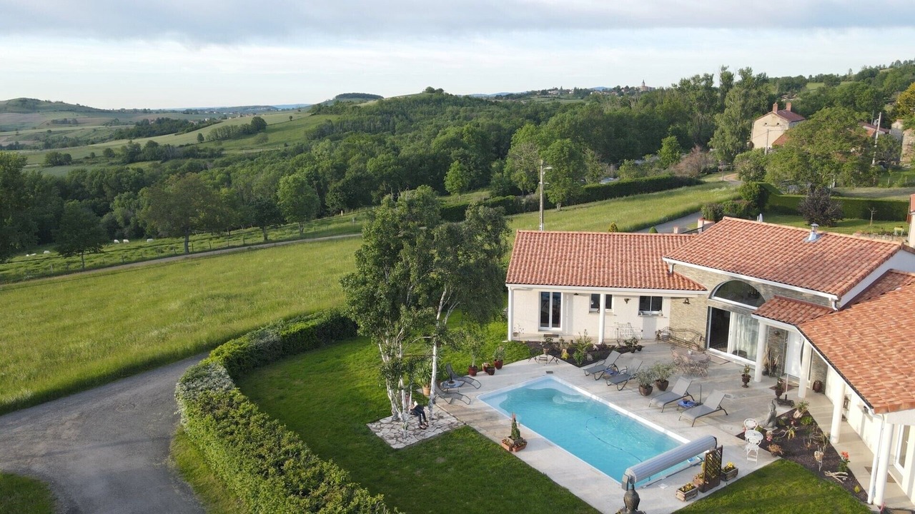 Photo of Outdoor in Egliseneuve-pres-Billom