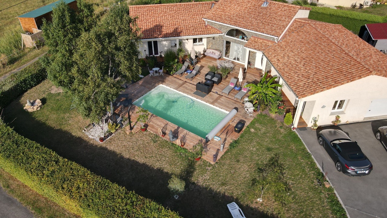 Photo of Outdoor in Egliseneuve-pres-Billom
