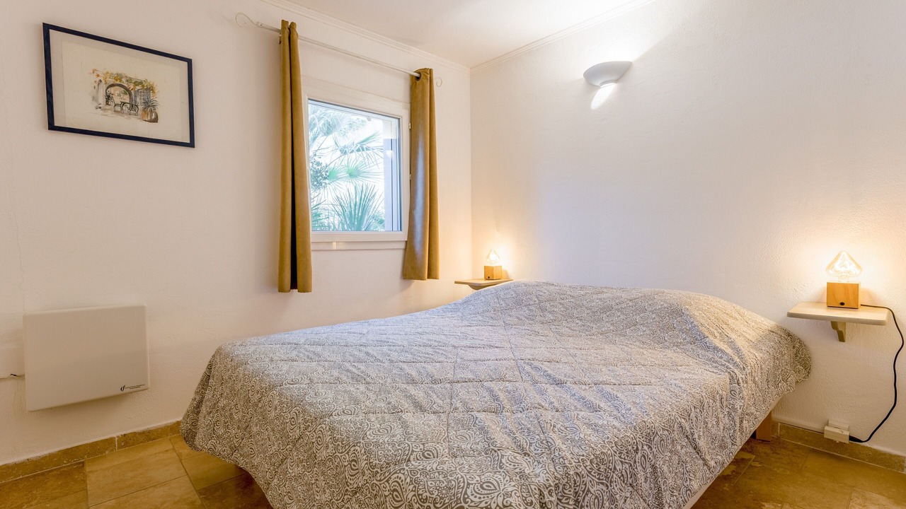 Photo of Bedroom in Bedoin