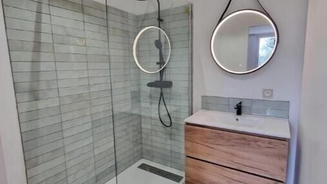 Photo of Bathroom in Loriol-sur-Drome