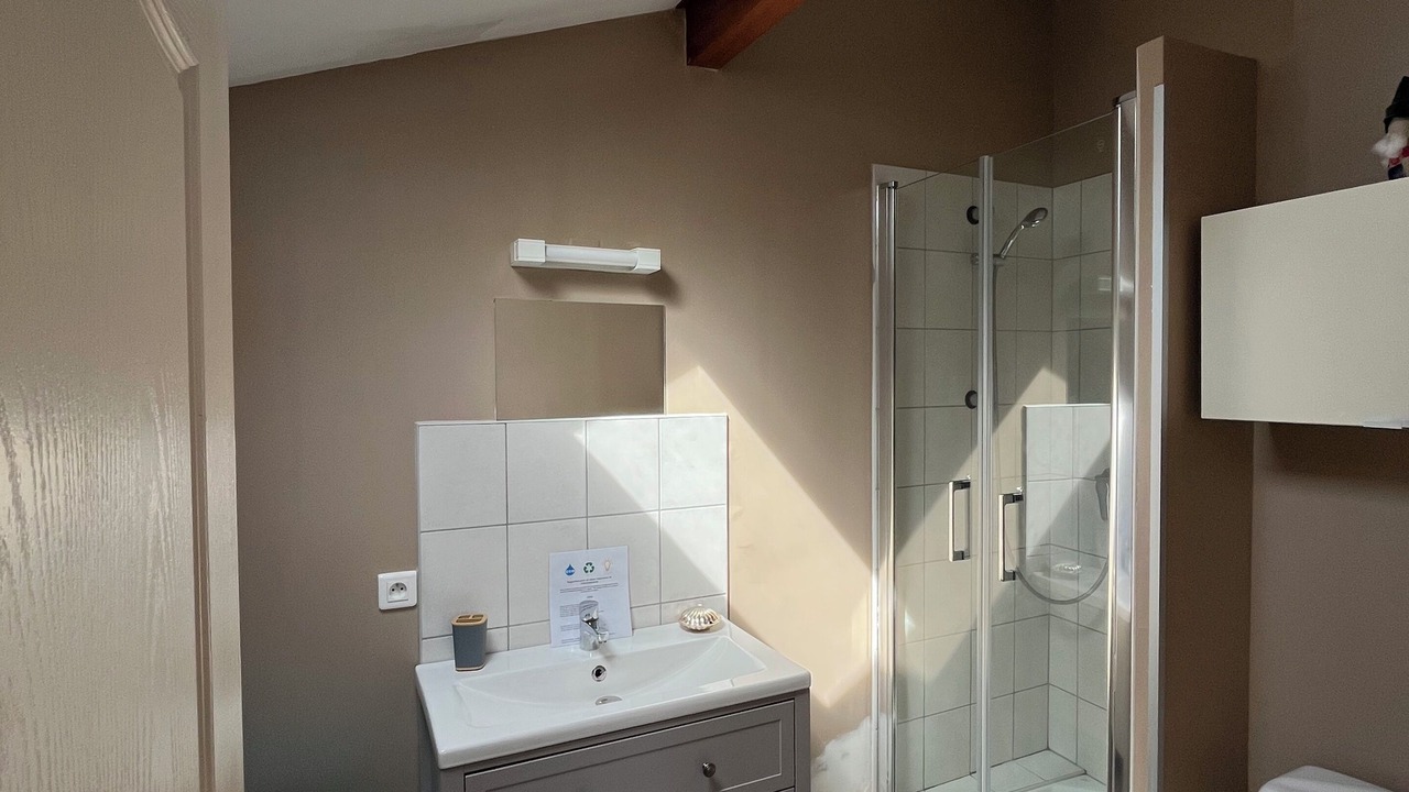 Photo of Bathroom in Malemort-du-Comtat
