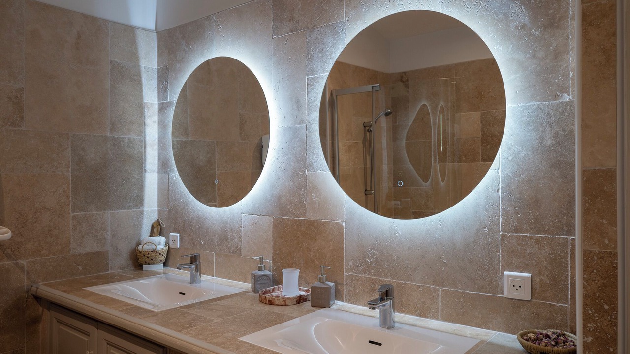Photo of Bathroom in L'Isle-sur-la-Sorgue