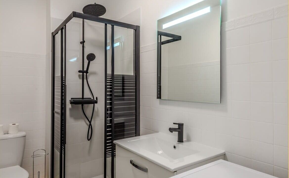 Photo of Bathroom in Etrembieres