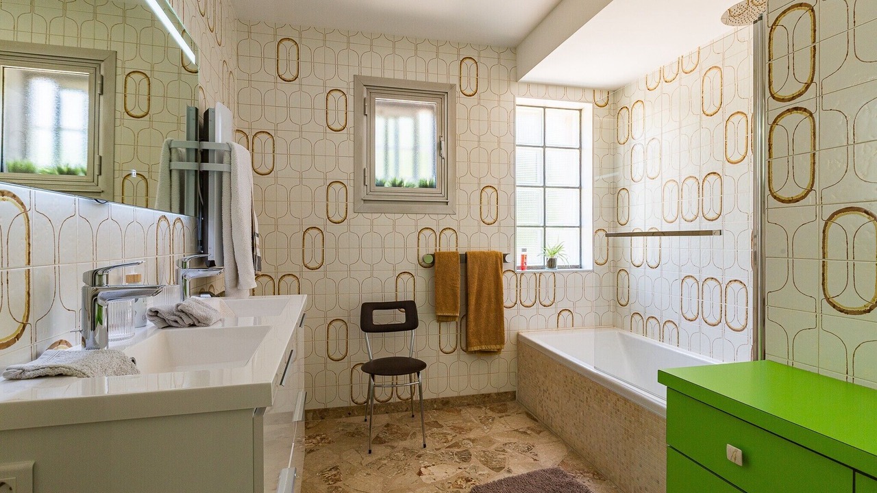 Photo of Bathroom in Charmes-sur-Rhone