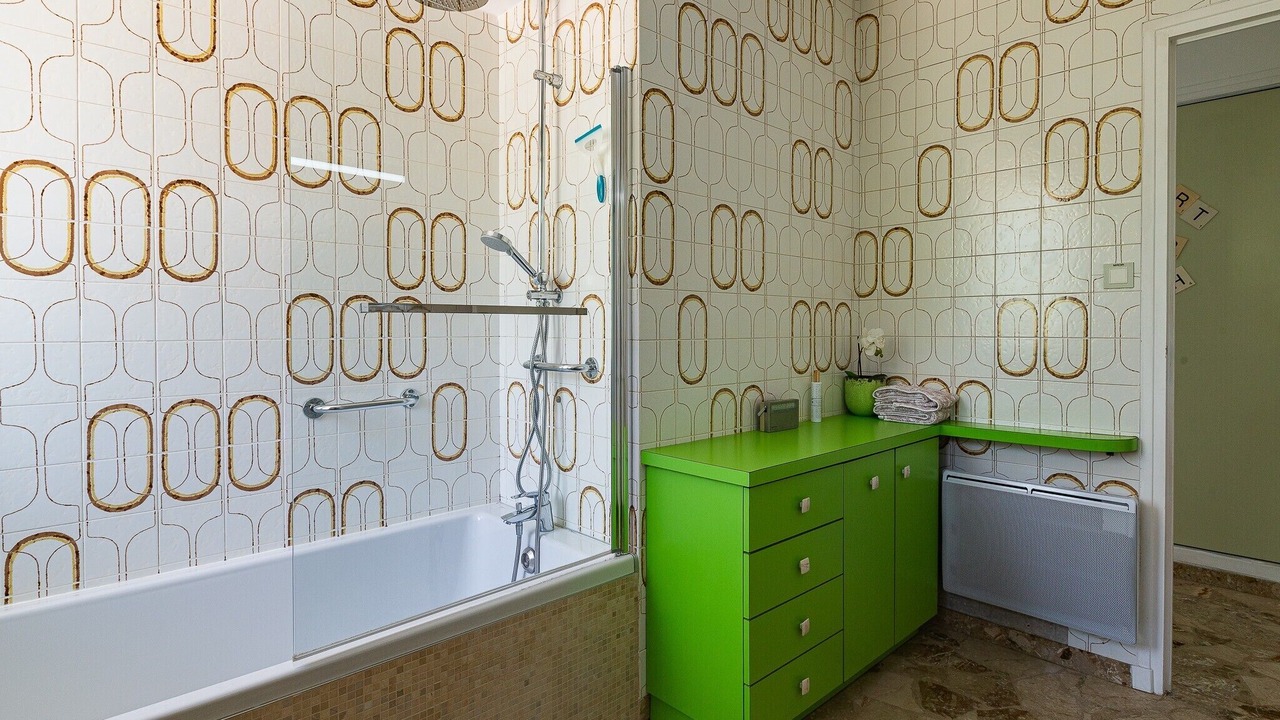 Photo of Bathroom in Charmes-sur-Rhone