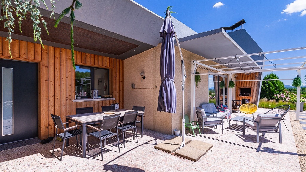 Photo of Outdoor in Charmes-sur-Rhone