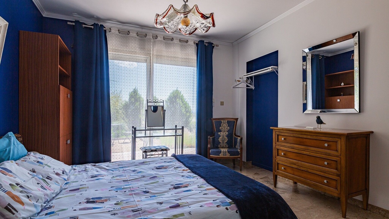 Photo of Bedroom in Charmes-sur-Rhone