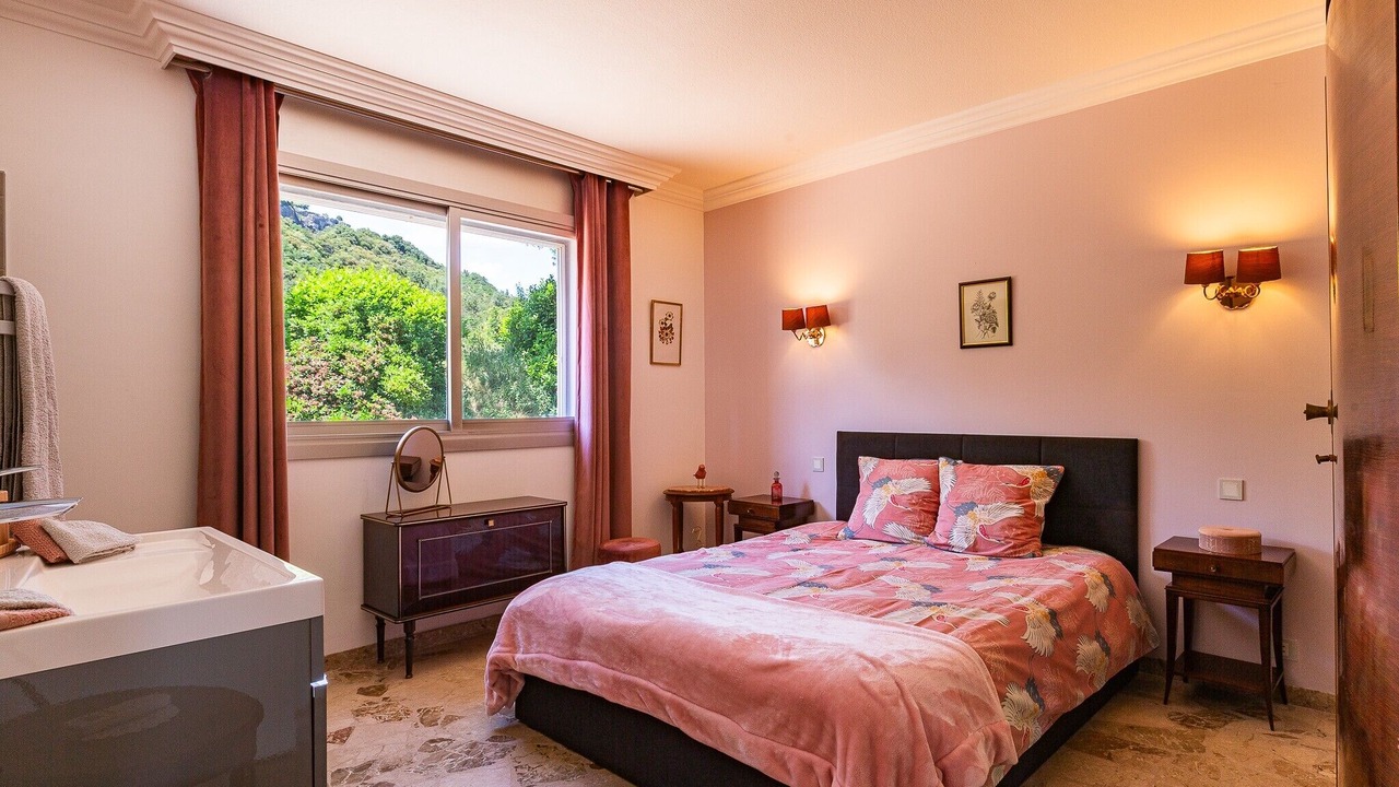 Photo of Bedroom in Charmes-sur-Rhone