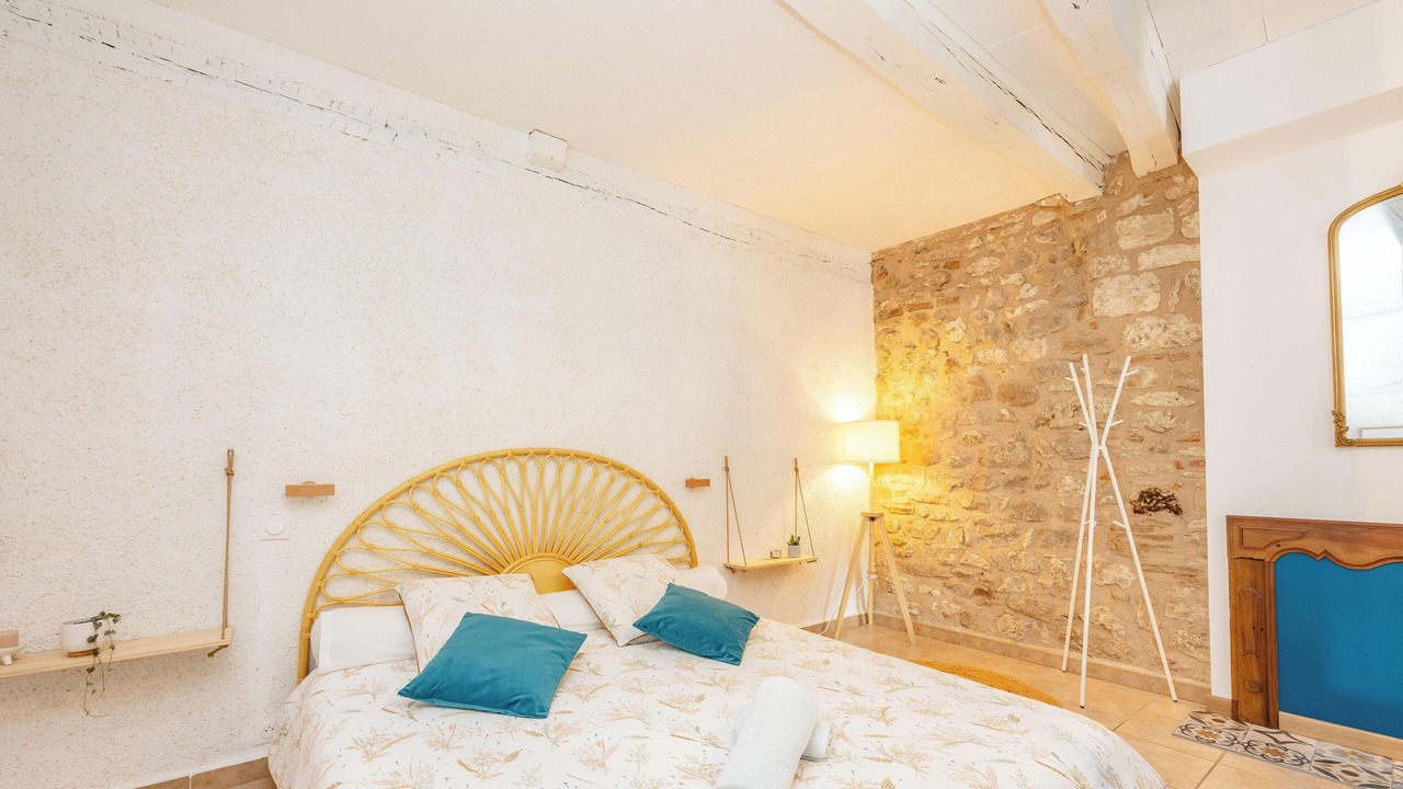 Photo of Bedroom in Castelnau-de-Montmiral