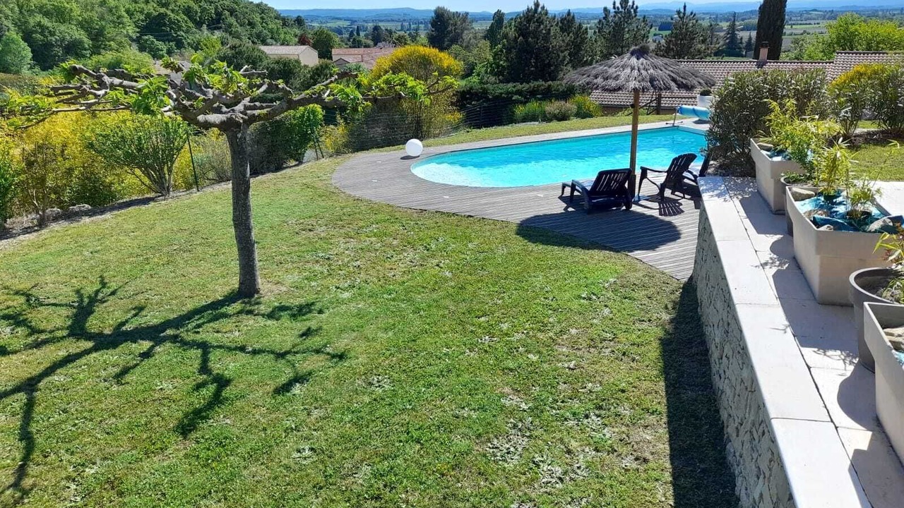 Photo of Outdoor in Puy-Saint-Martin