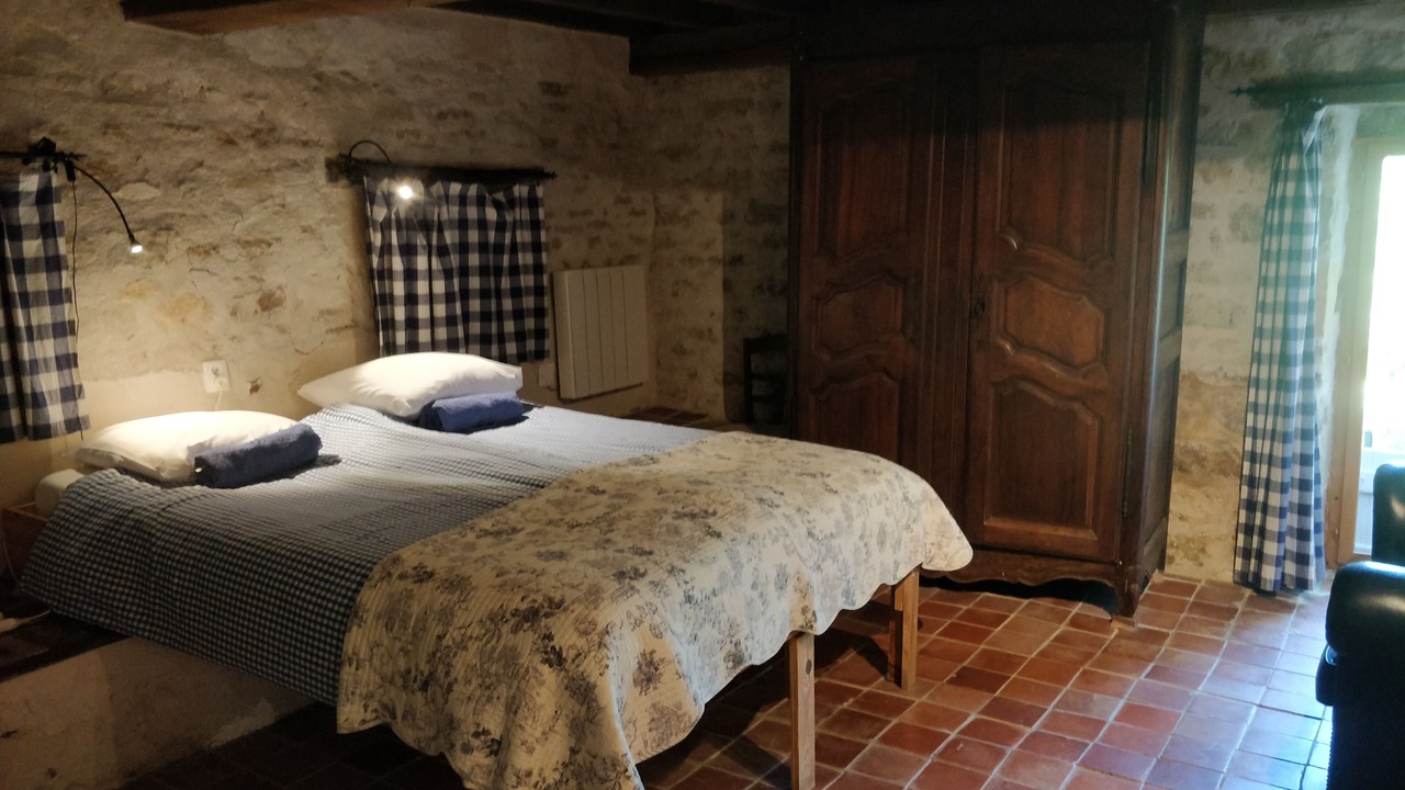Photo of Bedroom in Crux-la-Ville