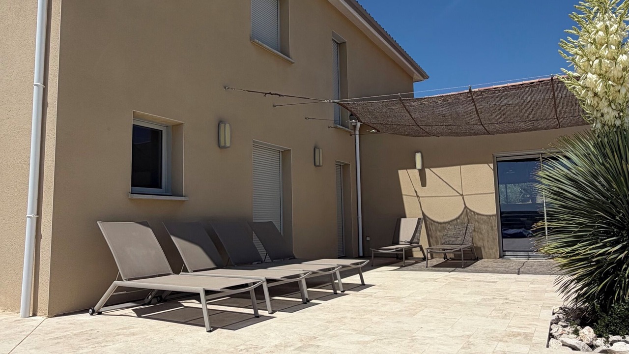 Photo of Patio Balcony in Gras