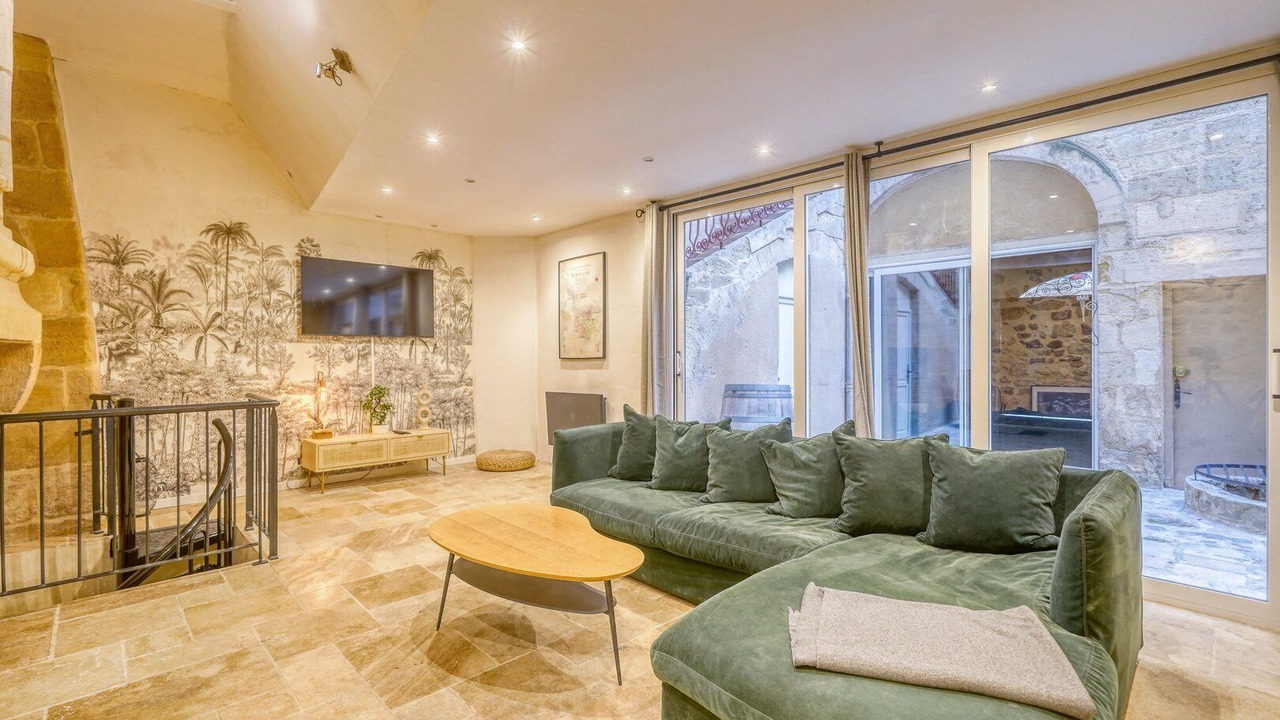 Photo of Livingroom in Hotel de Ville - Quinconces
