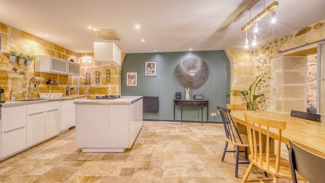 Photo of Kitchen in Hotel de Ville - Quinconces
