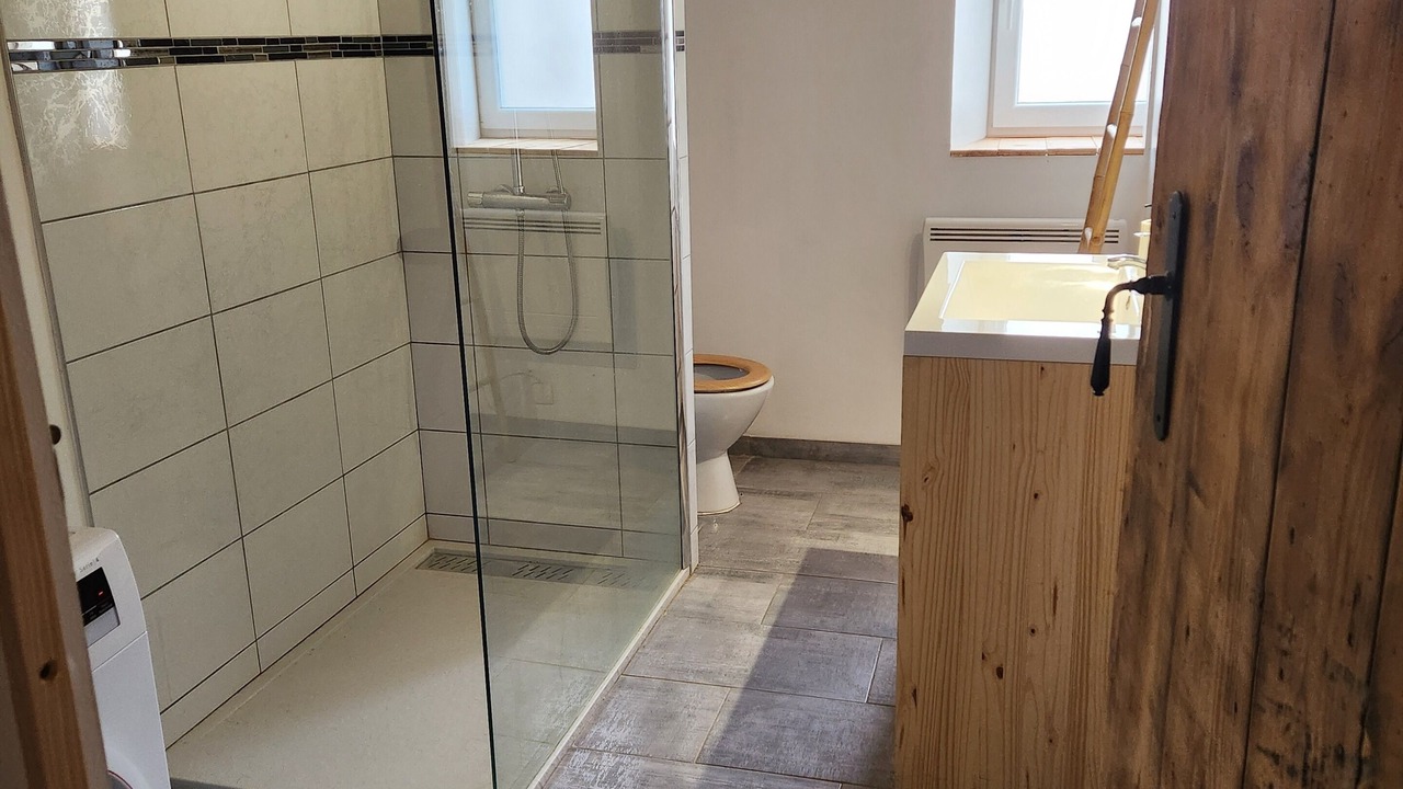 Photo of Bathroom in Neurey-les-la-Demie
