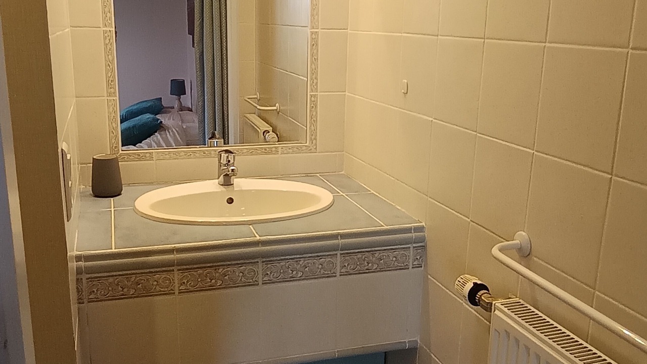 Photo of Bathroom in Commenailles
