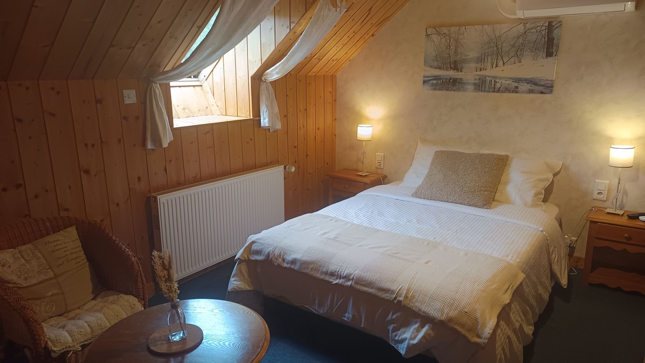 Photo of Bedroom in Commenailles