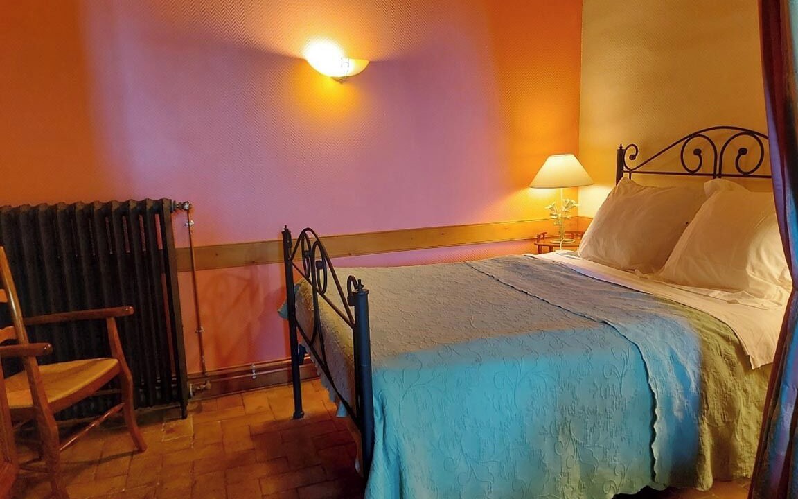 Photo of Bedroom in Huilly-sur-Seille