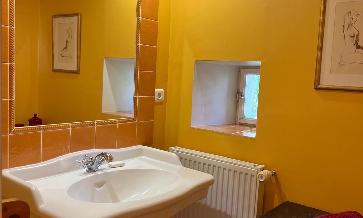 Photo of Bathroom in Colonzelle
