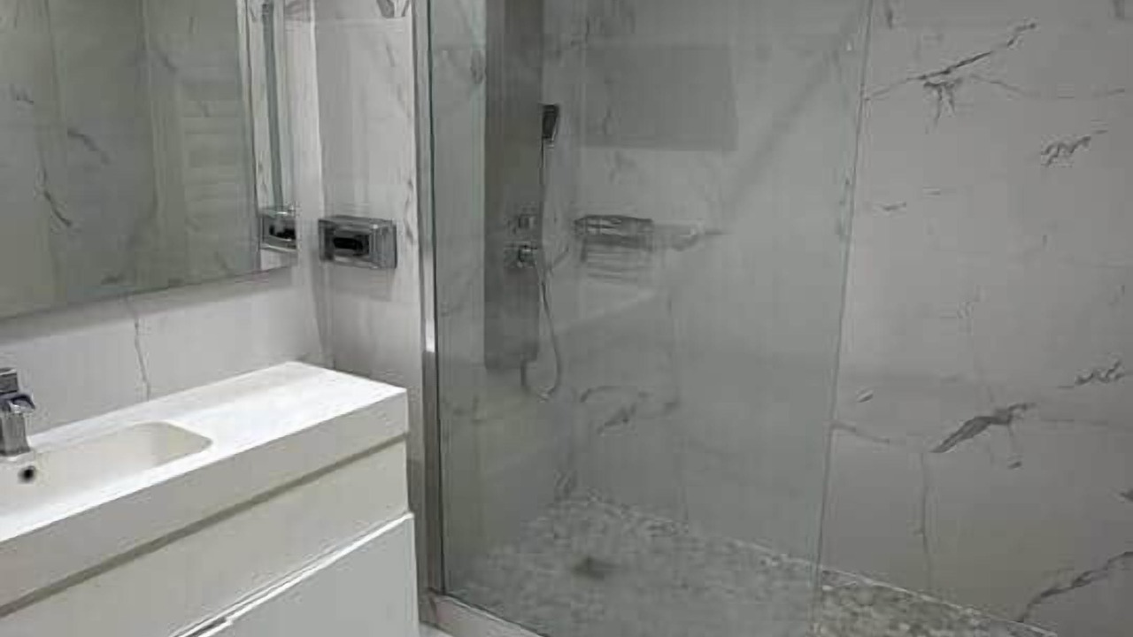 Photo of Bathroom in La Varenne Saint-Hilaire