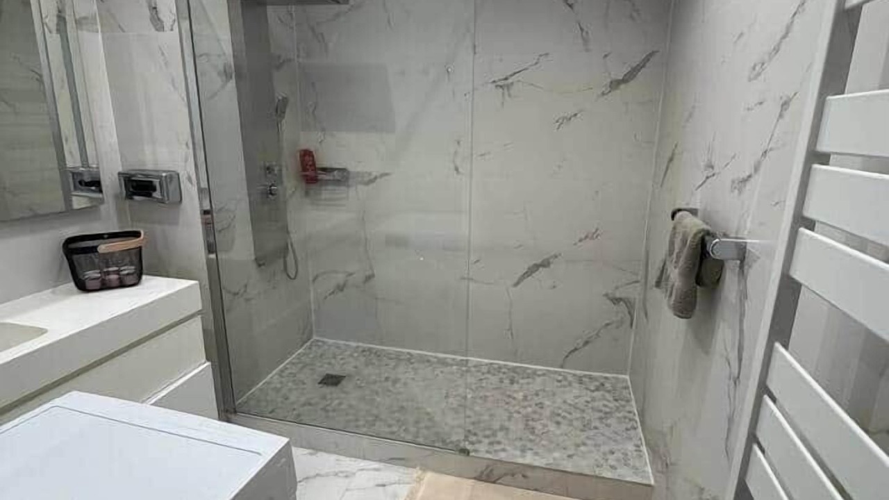 Photo of Bathroom in La Varenne Saint-Hilaire