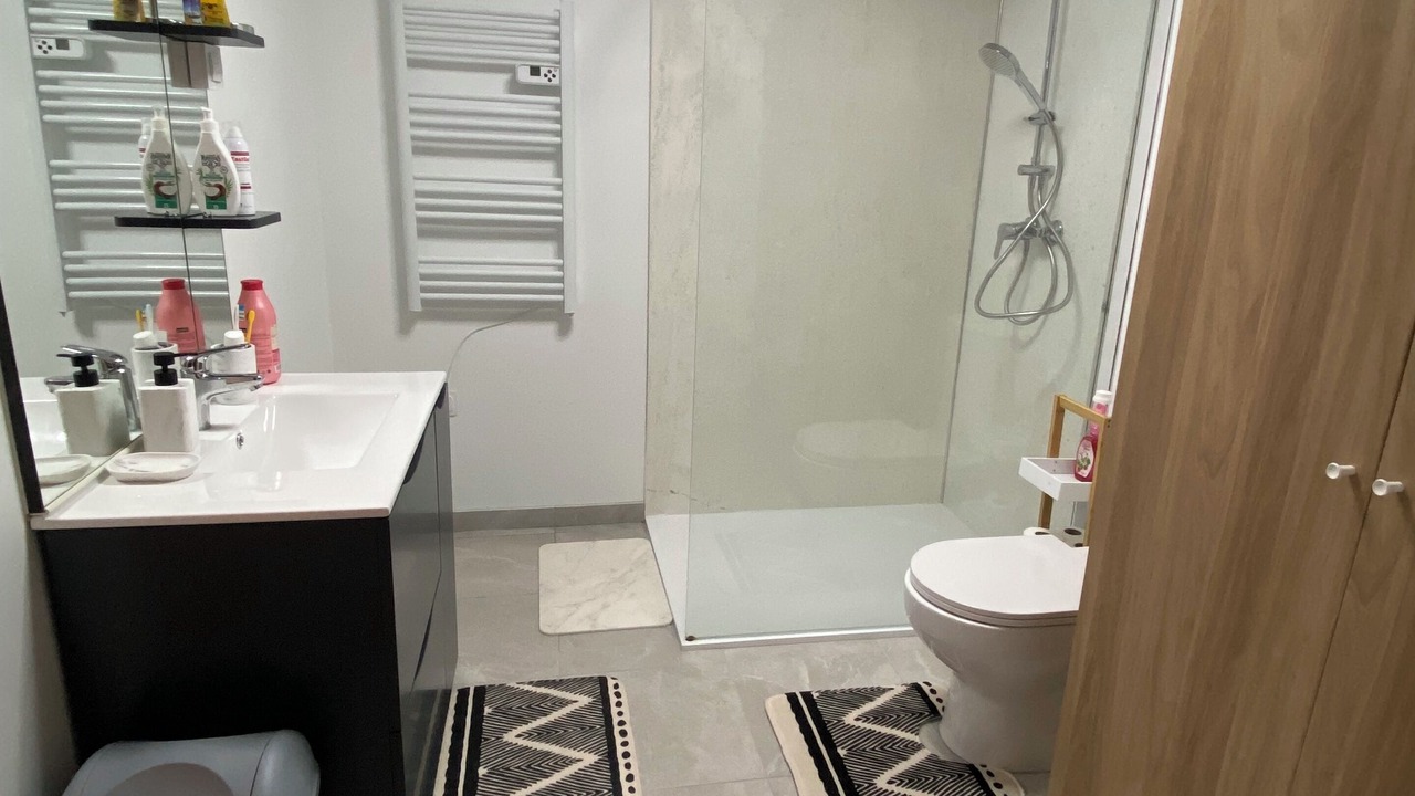 Photo of Bathroom in Saint-Remy-en-Rollat
