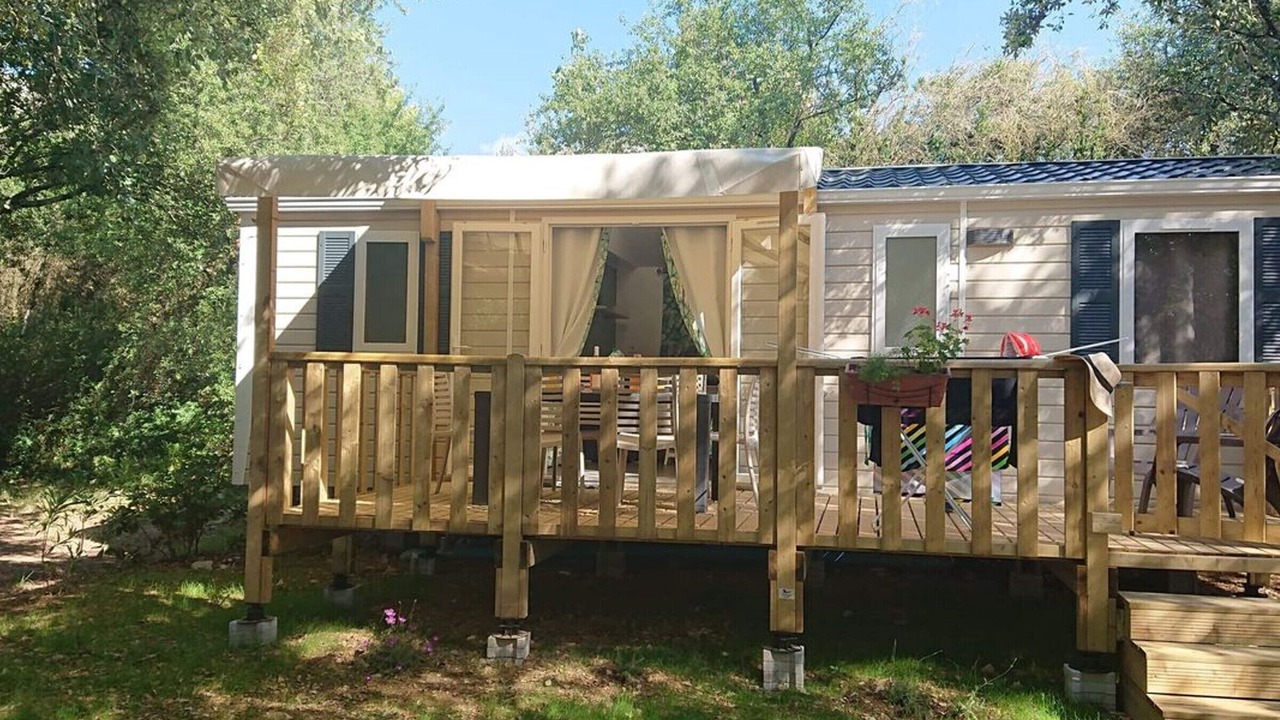 Photo of Patio Balcony in Saint-Maurice-d'Ibie