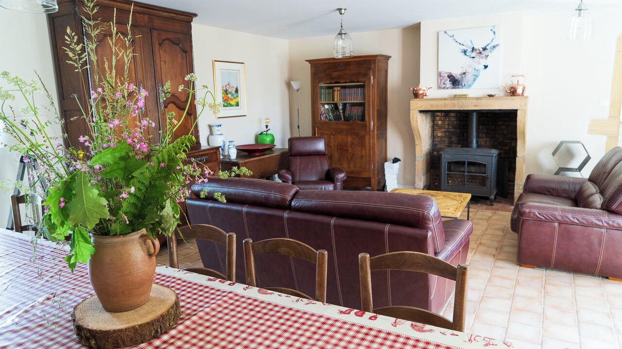Photo of Livingroom in Saint-Bonnet-de-Vieille-Vigne