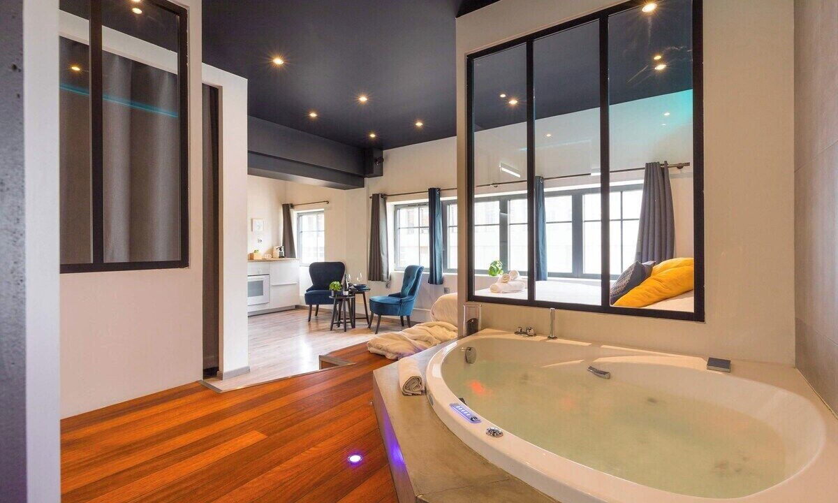 Photo of Bathroom in Faubourg-Raines