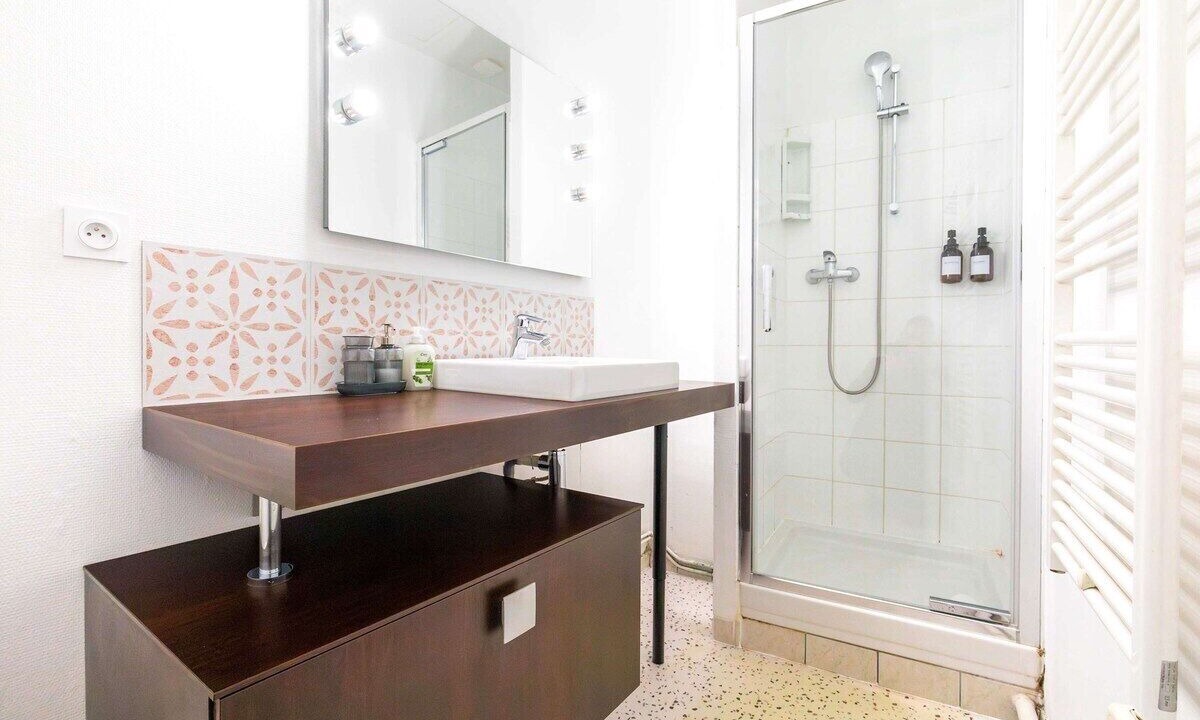 Photo of Bathroom in Faubourg-Raines