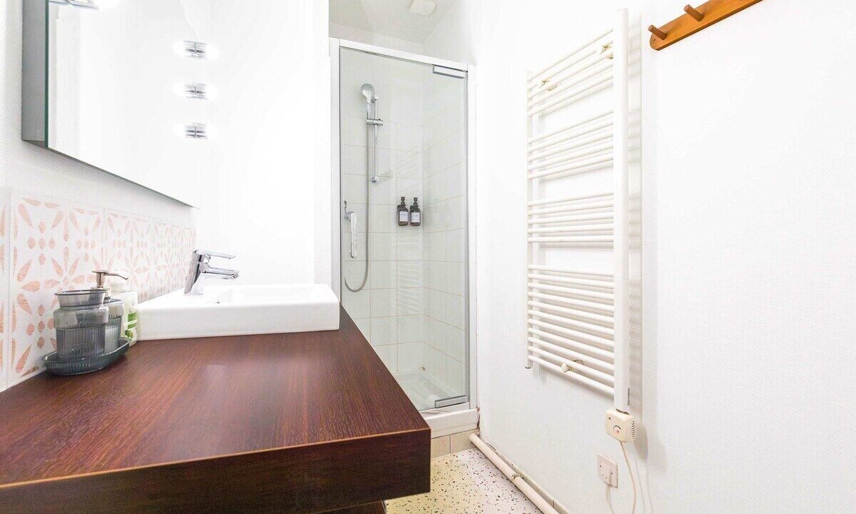 Photo of Bathroom in Faubourg-Raines