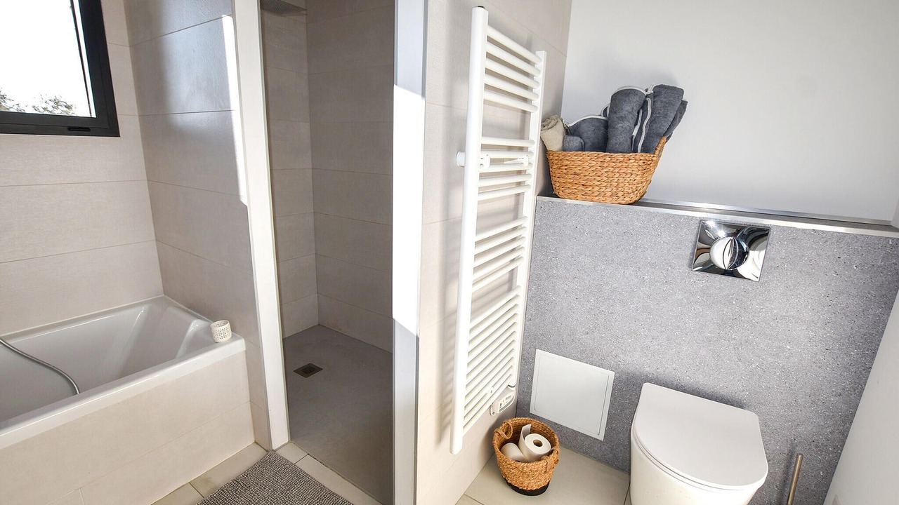 Photo of Bathroom in Beaumes-de-Venise
