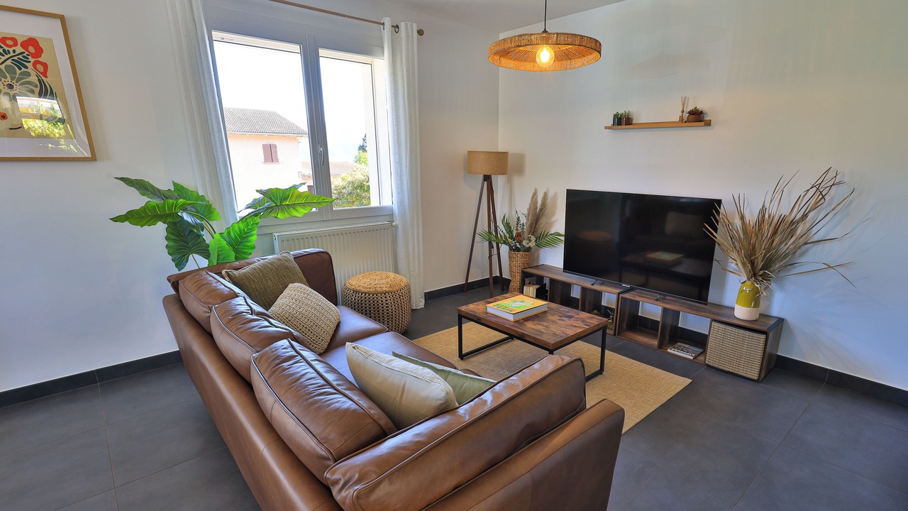 Photo of Livingroom in Saint-Nazaire-les-Eymes