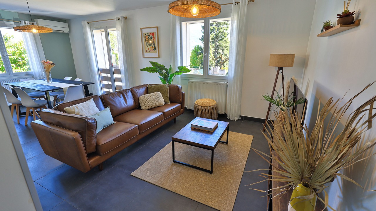 Photo of Livingroom in Saint-Nazaire-les-Eymes