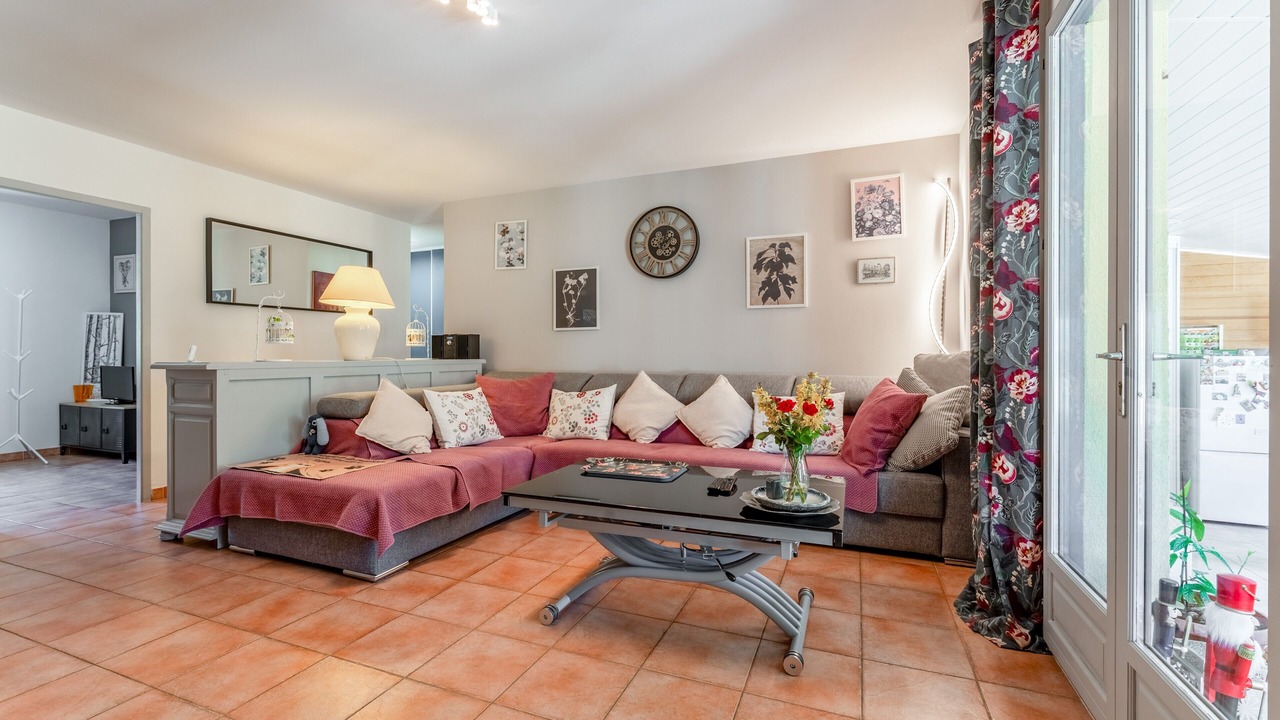 Photo of Livingroom in Faucon