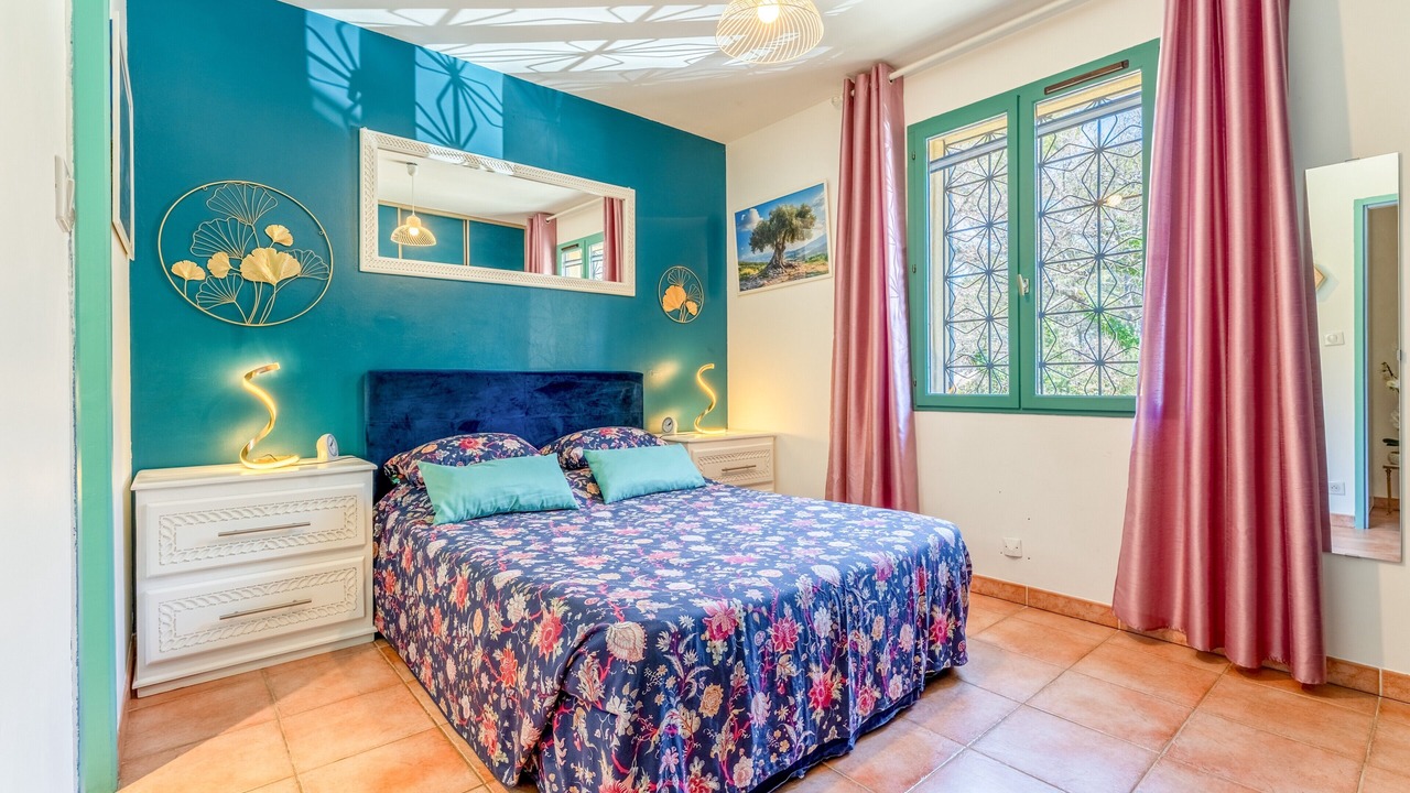 Photo of Bedroom in Faucon