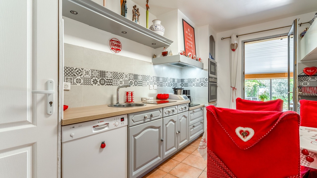 Photo of Kitchen in Faucon