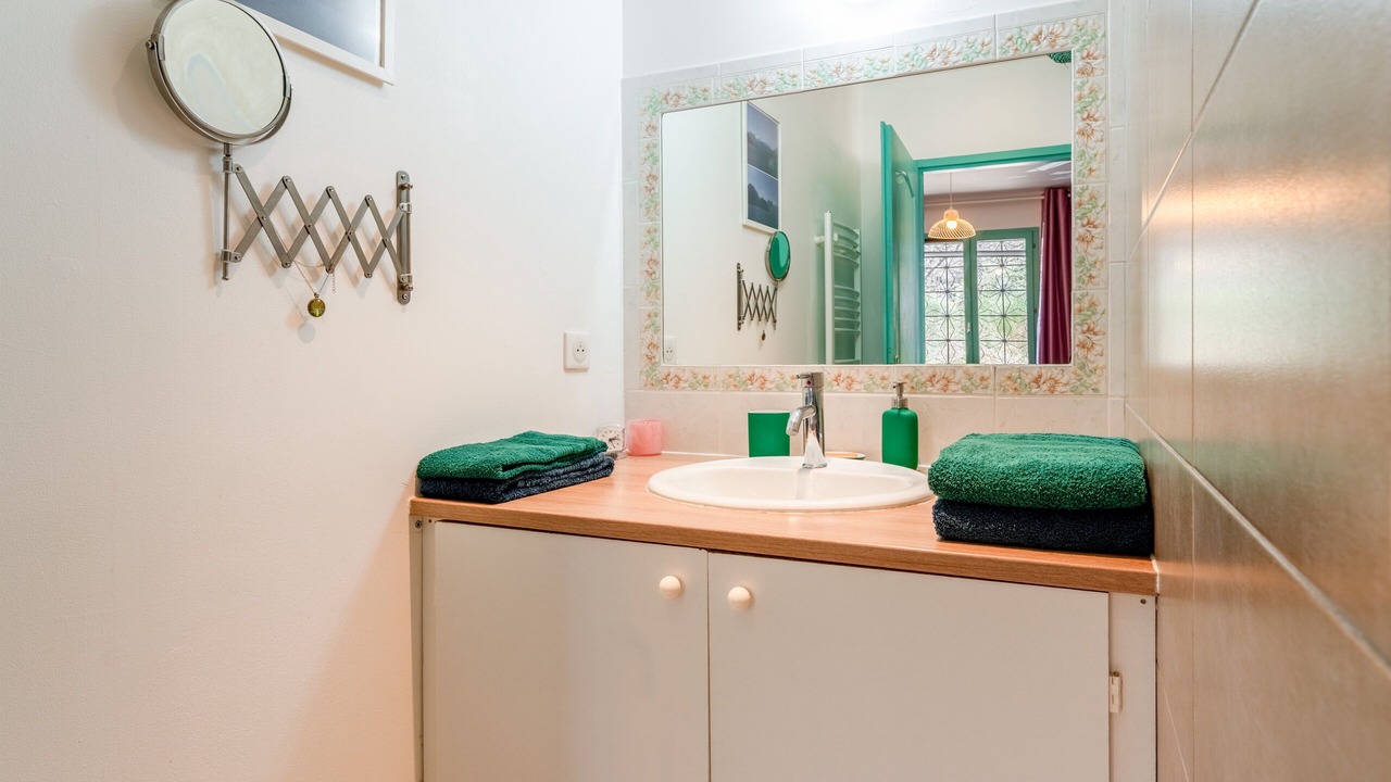 Photo of Bathroom in Faucon