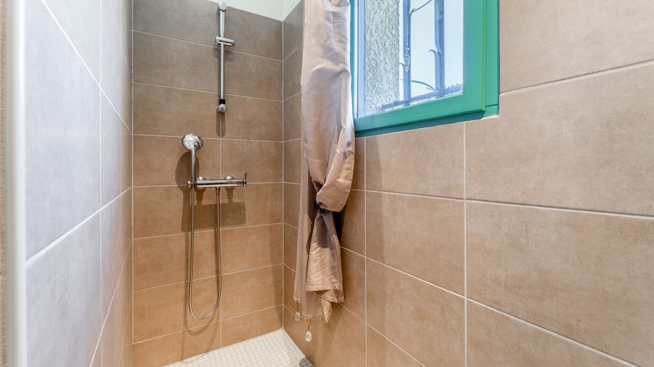 Photo of Bathroom in Faucon